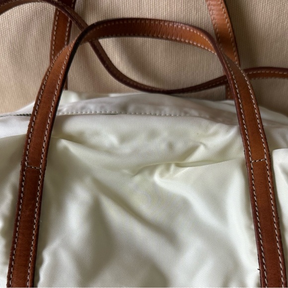 Vintage authentic Prada nylon bag with leather details - Picture 16 of 16